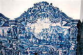 Lisbona - Il Museo Azulejos ospitato nell'ex convento Madre de Deus. Le decorazioni della scalinata principale.